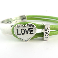 Nieuwe kleuren Love armbanden